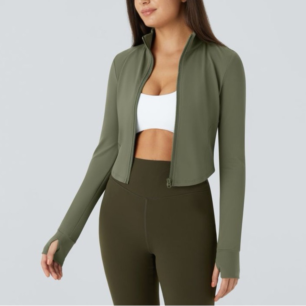Mock Neck Zip Front Thumb Hole Cropped Golf yoga Jacket size small